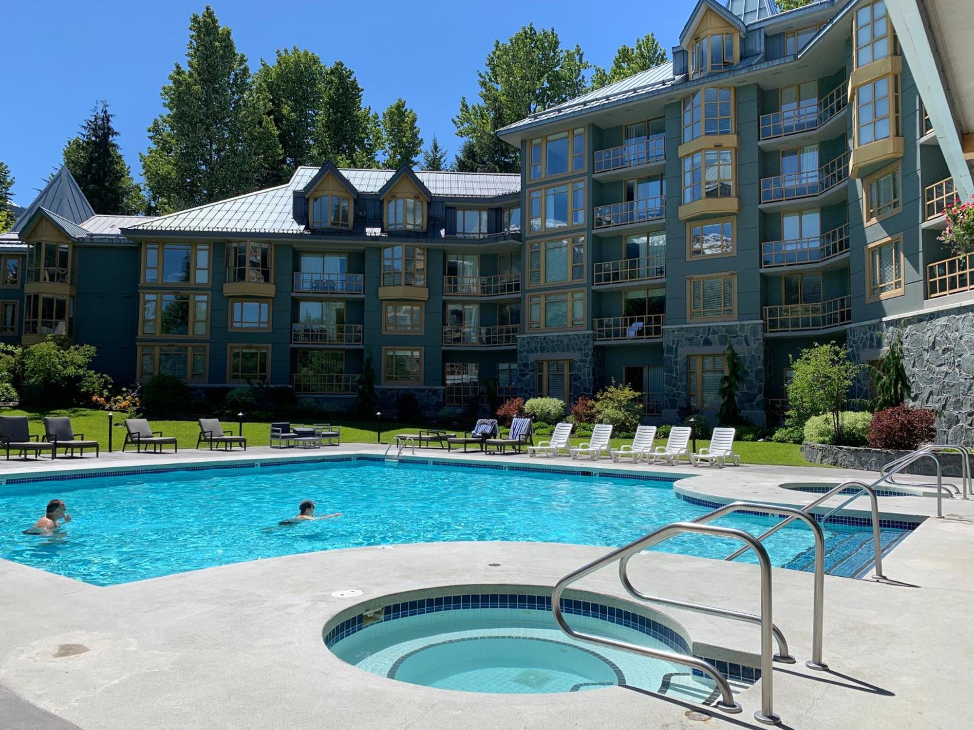 Spring Summer Special Cascade Lodge Suite Wifi 2 Hot Tubs Pool Gym Sauna Ski & Bike Storage Room Whistler Exterior photo